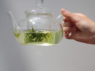 喝茶的好處和壞處分別是什么，長期喝茶有什么危害？