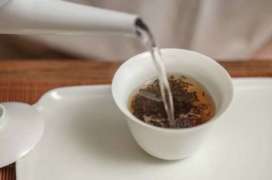 各類茶的注水方式，不同的茶泡茶時(shí)怎么注水