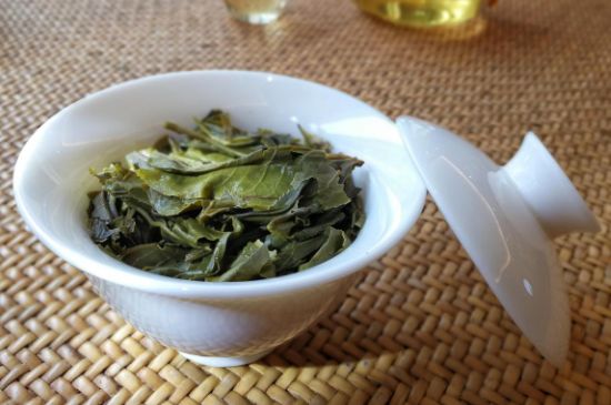 干吃茶葉致癌嗎，長期吃干茶葉的危害