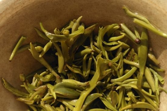 干吃茶葉致癌嗎，長期吃干茶葉的危害
