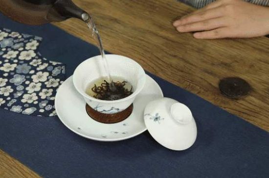 各類茶的注水方式，不同的茶泡茶時(shí)怎么注水