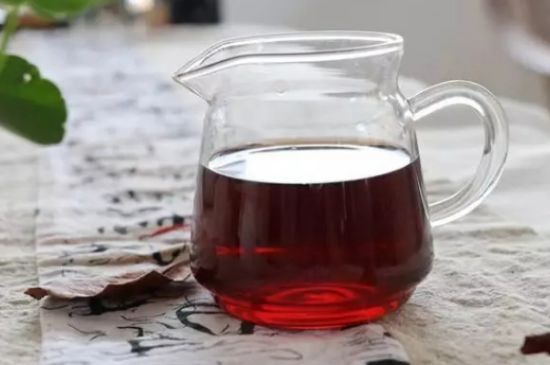 黑茶調(diào)理婦科病，女人喝黑茶好處太多了！