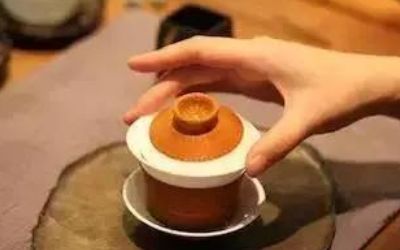 三才蓋碗的正確拿法，三才蓋碗抓碗法圖解