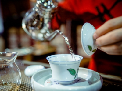 千萬別做兼職茶藝師，女人學(xué)茶藝好嗎？