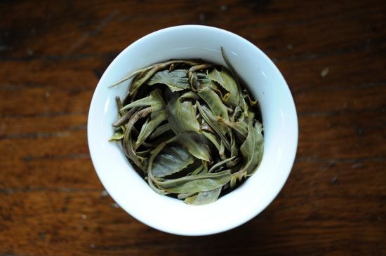 干吃茶葉致癌嗎，長期吃干茶葉的危害