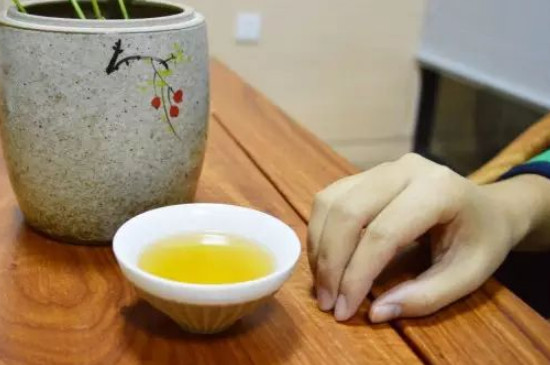 女人喝茶要行扣茶禮嗎，叩茶禮女士能用嗎？