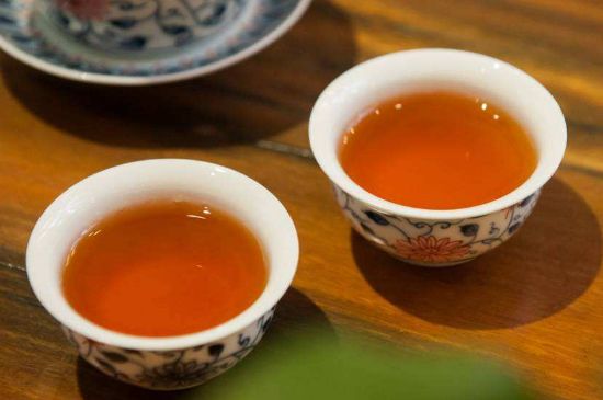 紅茶加蜂蜜的危害，蜂蜜泡茶葉的副作用