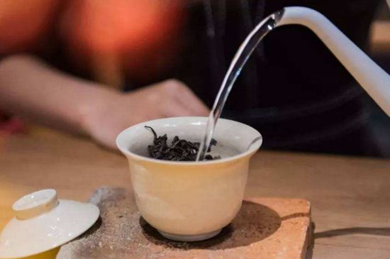 牛欄坑肉桂需不需要洗茶，武夷巖茶肉桂需要洗茶嗎？