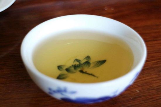 茉莉香精茶的鑒別方法，茉莉茶加香精怎樣識別？