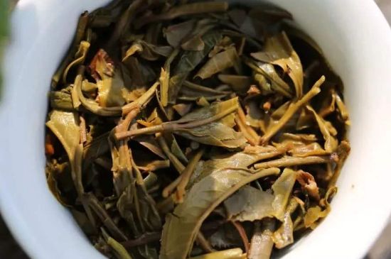 什么茶葉容易放香精，香精茶有什么危害？
