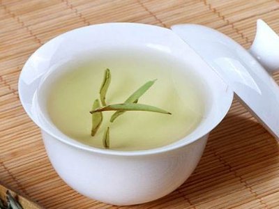 白毫銀針?lè)艓啄曜詈?，白毫銀針什么年份最好？