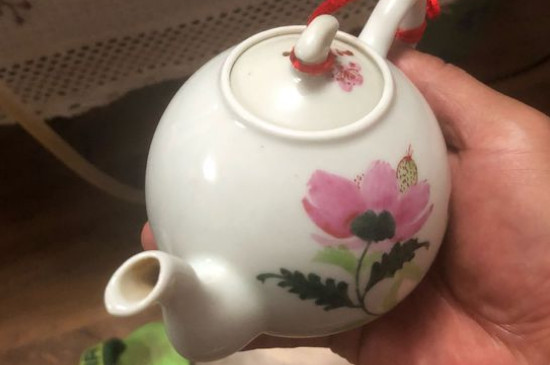 瓷壺適合泡什么茶，瓷器茶具喝什么茶好