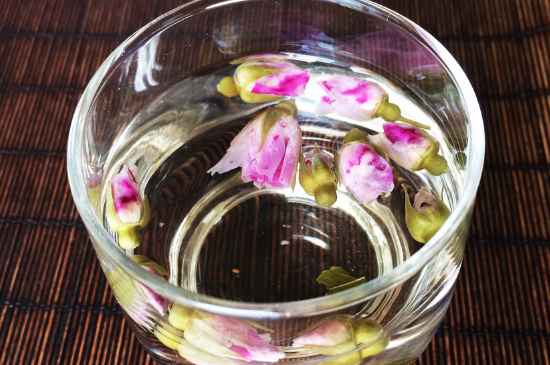 玫瑰花和茉莉茶一起泡有什么作用，玫瑰茉莉花茶的功效