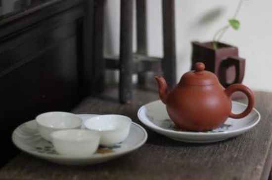 本山綠泥壺適合沖泡什么茶，紫砂壺本山綠最適合什么茶？