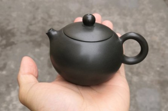 泡茶用坭興陶和紫砂壺哪個好，紫砂壺比坭興陶壺好嗎？