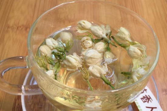 茉莉泡水禁忌，茉莉干花泡水的功效與禁忌