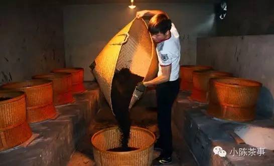 怎樣炭焙巖茶？揭秘武夷巖茶的炭焙技藝