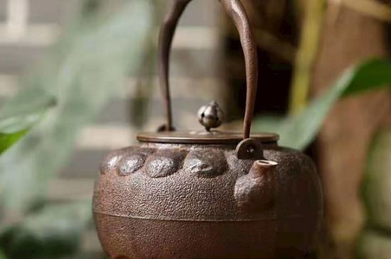 老鐵壺煮茶的害處，鐵壺為什么不能煮茶？