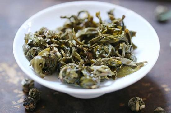 茉莉龍珠泡開后為什么都是梗，茉莉龍珠泡開后什么樣？