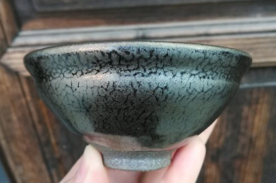 怎么鑒別建盞化學(xué)釉，真假建盞的對比與辨別