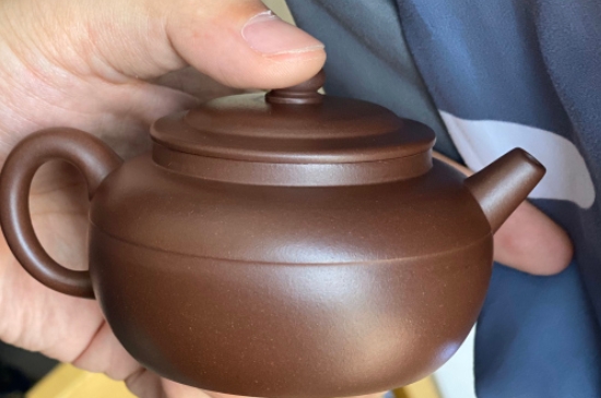 新買的紫砂壺為什么會裂，真的紫砂壺是不是很容易開裂？