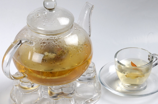 經(jīng)常菊花泡水好嗎，喝菊花茶有什么好處？