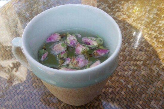 玫瑰花泡茶祛斑要多久見效，喝玫瑰花茶多久能祛斑？