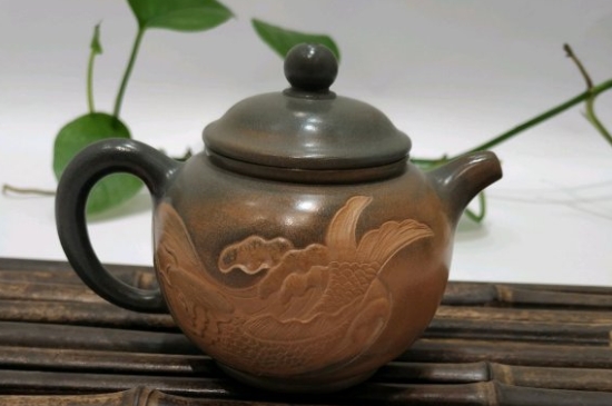 泡茶用坭興陶和紫砂壺哪個好，紫砂壺比坭興陶壺好嗎？