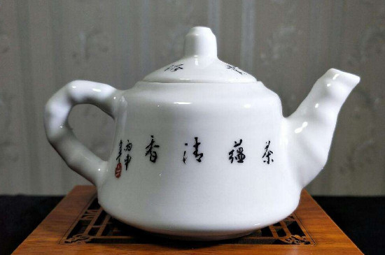 瓷壺適合泡什么茶，瓷器茶具喝什么茶好