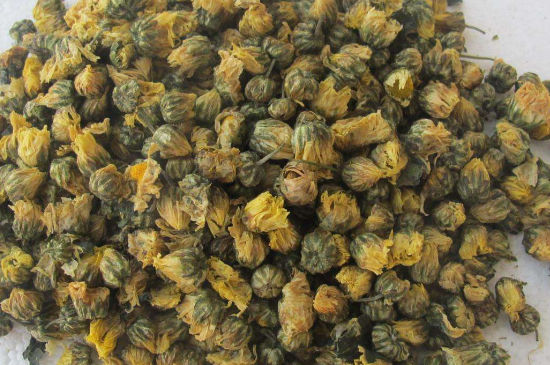 菊花茶大朵小朵有什么區(qū)別，菊花喝大朵還是小朵？