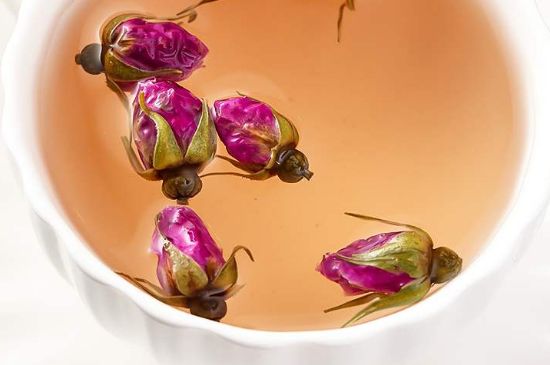 玫瑰花泡茶祛斑要多久見效，喝玫瑰花茶多久能祛斑？