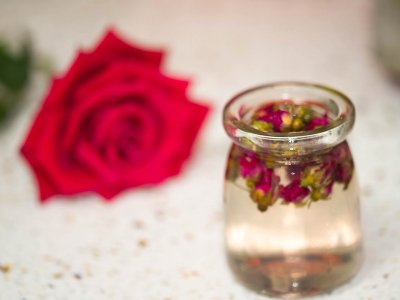 玫瑰花茶能豐胸嗎，天然豐胸花茶