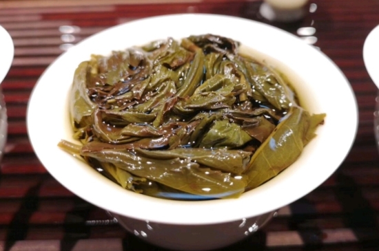 長(zhǎng)期喝巖茶會(huì)上火嗎？巖茶這樣喝了容易上火！