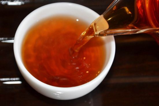 茯磚茶與普洱茶哪個(gè)好，茯茶和普洱茶口味區(qū)別