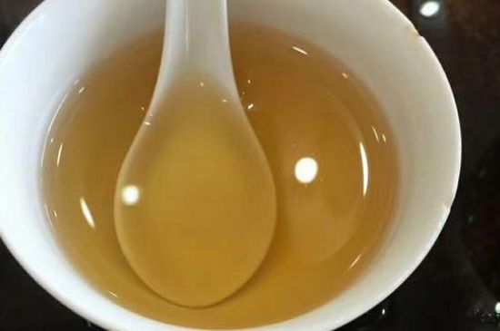 女人喝金駿眉的好處和壞處，女性喝金駿眉可減肥養(yǎng)顏