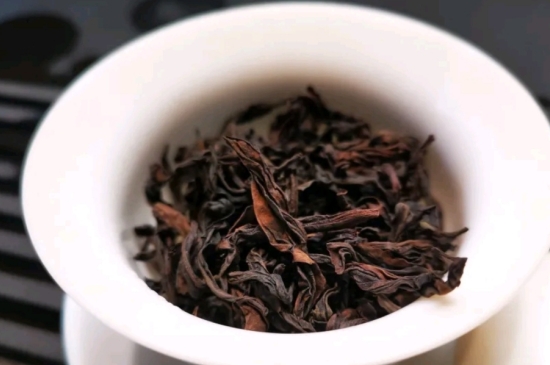 長(zhǎng)期喝巖茶會(huì)上火嗎？巖茶這樣喝了容易上火！