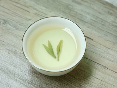 竹葉青茶怎么樣，檔次較高味道略苦價格比較貴