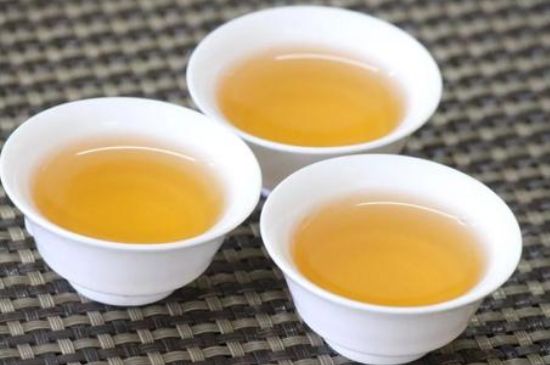 蜜蘭香和鴨屎香區(qū)別，鳳凰單樅鴨屎香vs蜜蘭香圖片對(duì)比