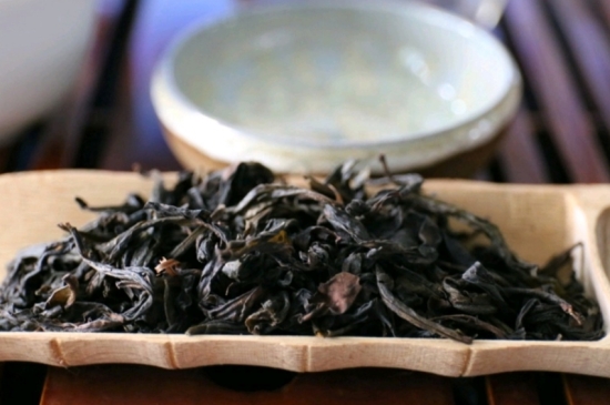 長(zhǎng)期喝巖茶會(huì)上火嗎？巖茶這樣喝了容易上火！