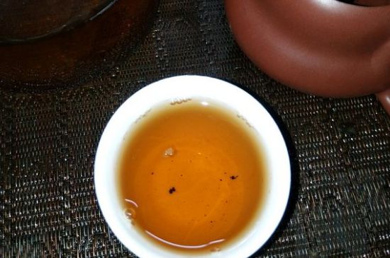 黑茶排濕毒的身體表現(xiàn)，喝黑茶排毒反應(yīng)癥狀