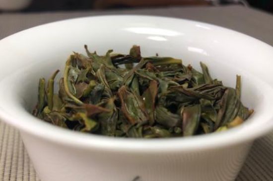 蜜蘭香和鴨屎香區(qū)別，鳳凰單樅鴨屎香vs蜜蘭香圖片對(duì)比