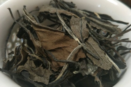 福鼎白茶貢眉和壽眉的區(qū)別，壽眉與貢眉有什么區(qū)別