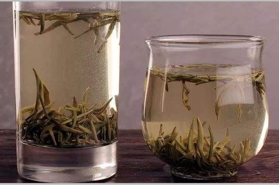 西湖龍井茶毫和發(fā)霉區(qū)別圖片，長(zhǎng)霉的龍井茶葉會(huì)是什么樣？
