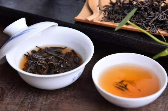 茯磚茶與普洱茶哪個(gè)好，茯茶和普洱茶口味區(qū)別