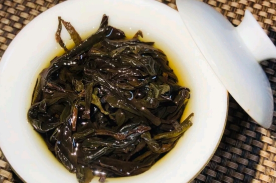 長(zhǎng)期喝巖茶會(huì)上火嗎？巖茶這樣喝了容易上火！