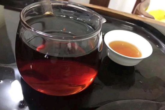 黑茶排濕毒的身體表現(xiàn)，喝黑茶排毒反應(yīng)癥狀