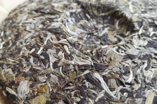 7年壽眉和2年白牡丹哪個好，老白茶壽眉與白牡丹的口感區(qū)別
