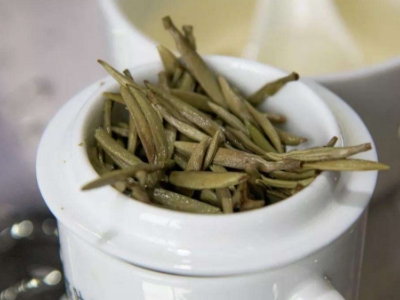 白茶煮好還是泡好喝，老白茶是泡還是煮？