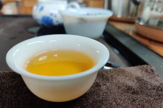 蜜蘭香好還是鴨屎香好，鳳凰單叢茶蜜蘭香和鴨屎香特點(diǎn)有哪些？