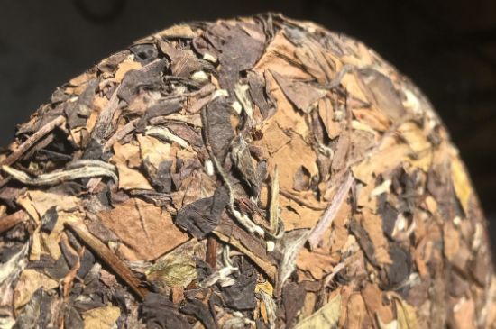 7年壽眉和2年白牡丹哪個好，老白茶壽眉與白牡丹的口感區(qū)別